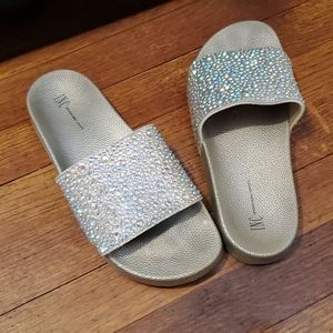 INC poolside sandels